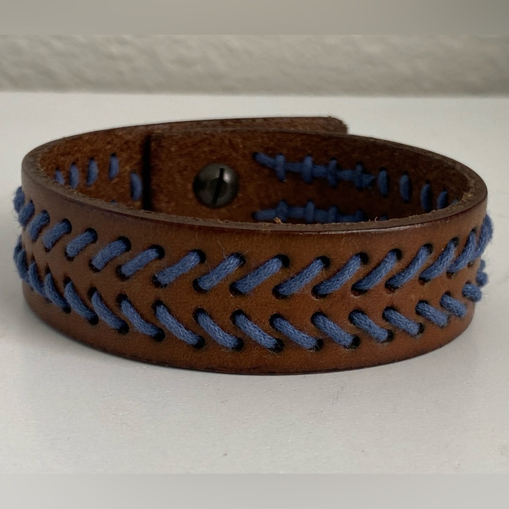 Fossil Women’s or Men’s unisex Genuine Leather Cuff bracelet brown blue